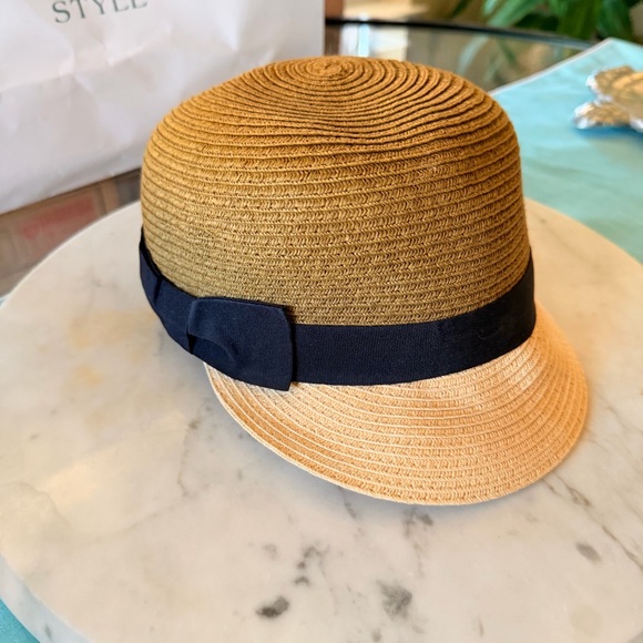Vintage Two-Tone Straw Hat with Black Ribbon - Picture 14 of 14